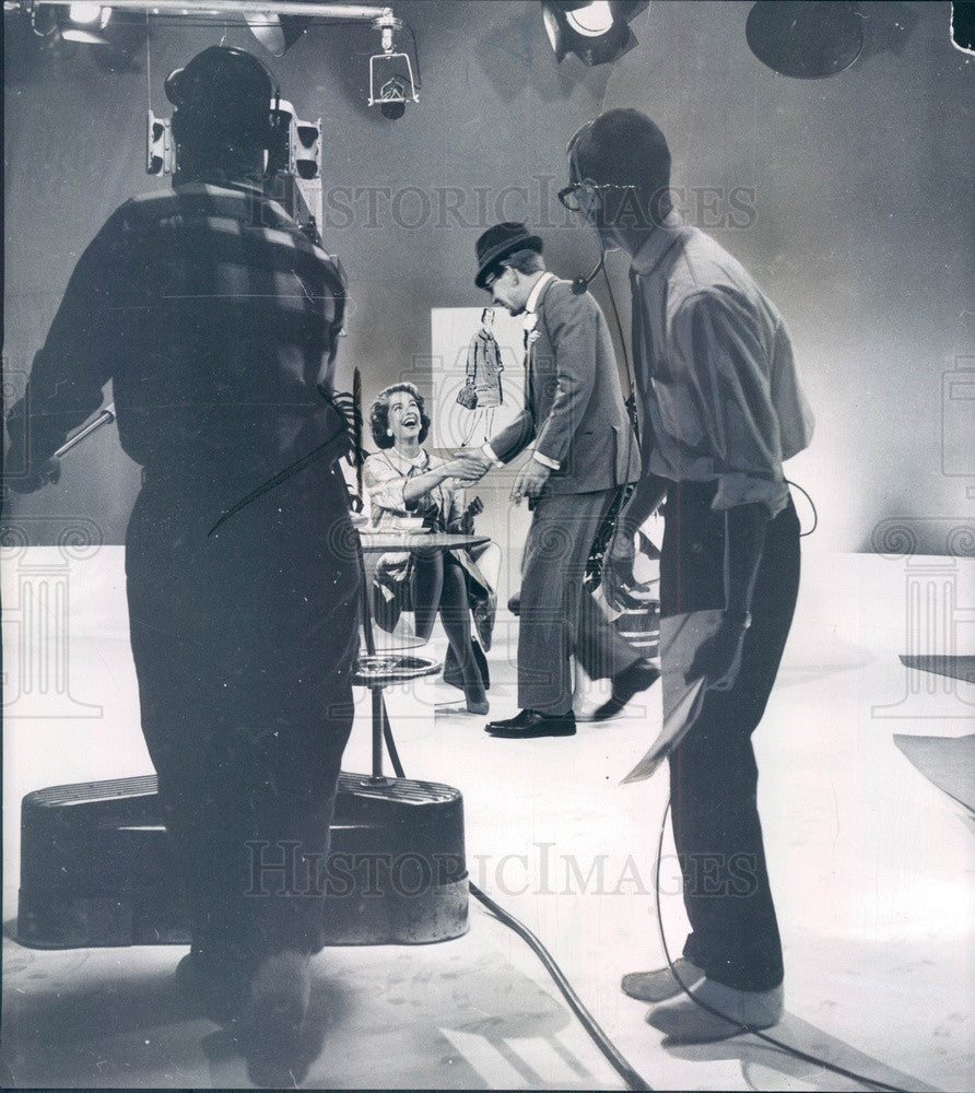 1960 Actor Forrest Tucker &amp; Actress/Model Jinx Falkenburg Press Photo - Historic Images
