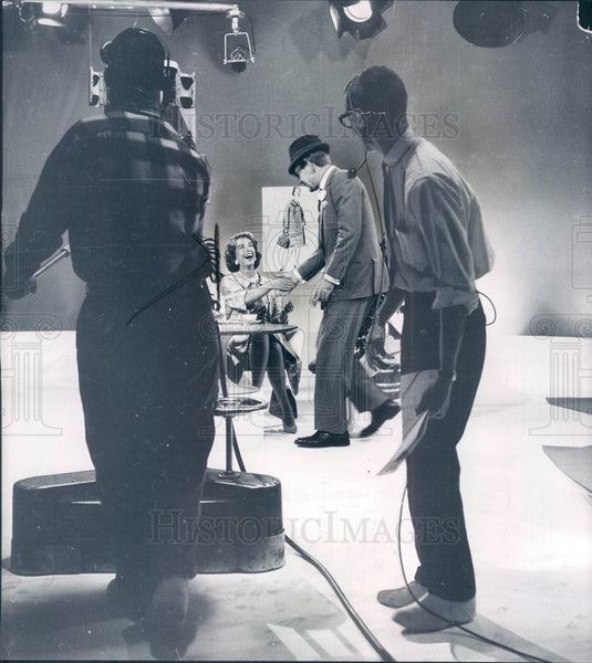 1960 Actor Forrest Tucker & Actress/Model Jinx Falkenburg Press Photo - Historic Images