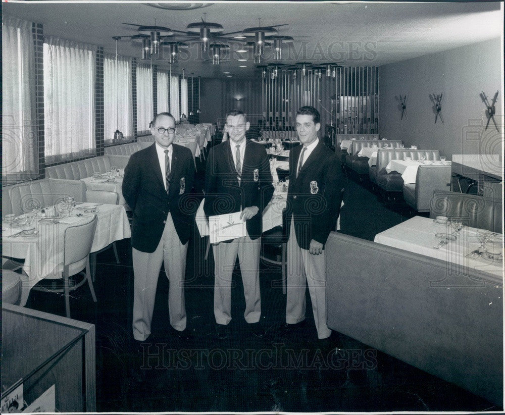 1962 Denver, CO Hotel Motor Inns Officials at Writers&#39; Kearny Motel Press Photo - Historic Images