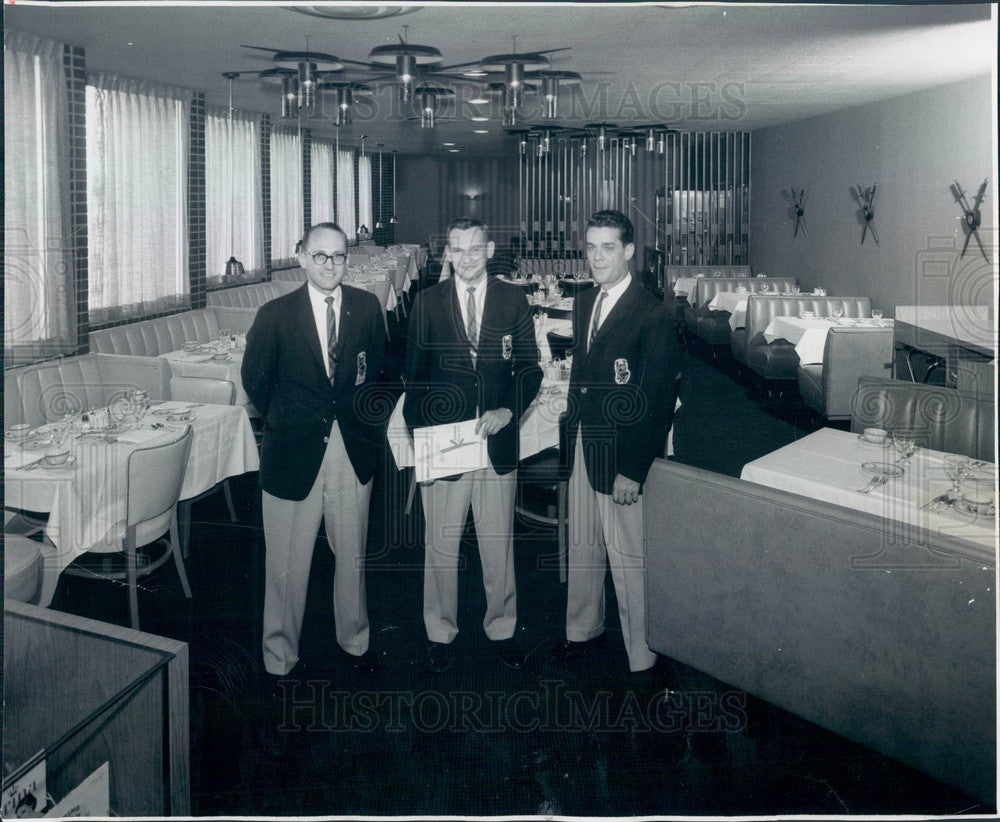 1962 Denver, CO Hotel Motor Inns Officials at Writers' Kearny Motel Press Photo - Historic Images