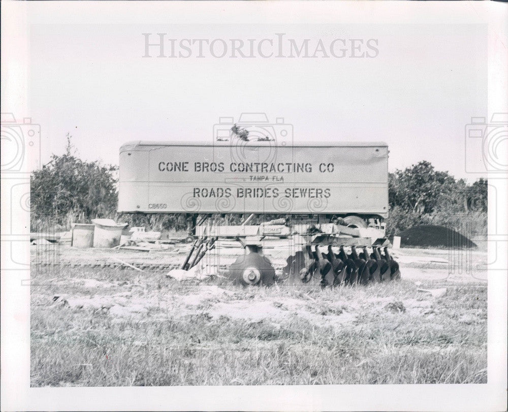 1963 Tampa, FL Cone Bros Contracting Co Sign, Brides Made To Order Press Photo - Historic Images