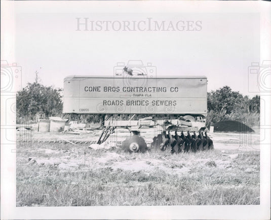 1963 Tampa, FL Cone Bros Contracting Co Sign, Brides Made To Order Press Photo - Historic Images