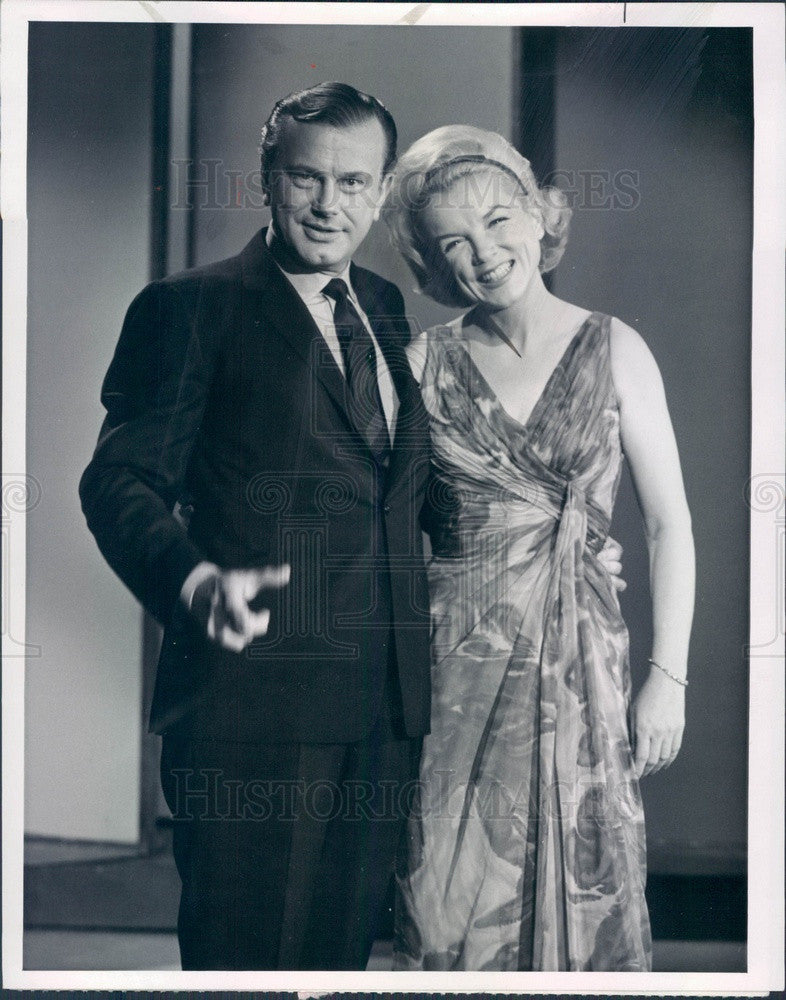 1964 American Comedian Jack Paar/Actor/Singer Helen O&#39;Connell Press Photo - Historic Images
