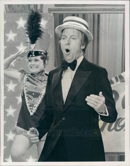 1975 Actors Rue McClanahan & Conrad Bain on TV Show Maude Press Photo - Historic Images