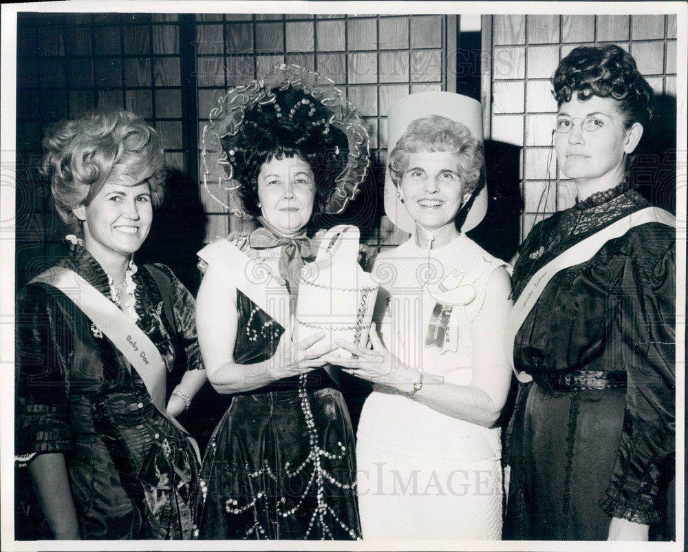 1968 Englewood, CO High School Secretaries Mrs Charles Potter Press Photo - Historic Images