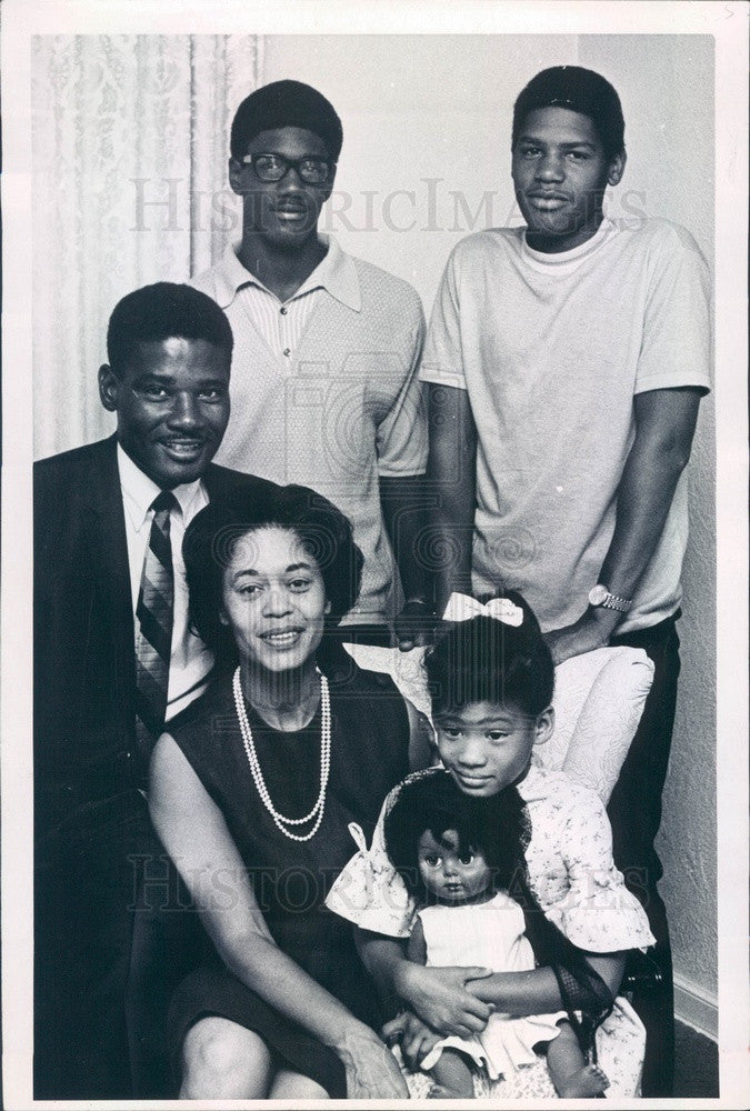 1969 Denver, Colorado Rev Willard Johnson & Family Press Photo - Historic Images