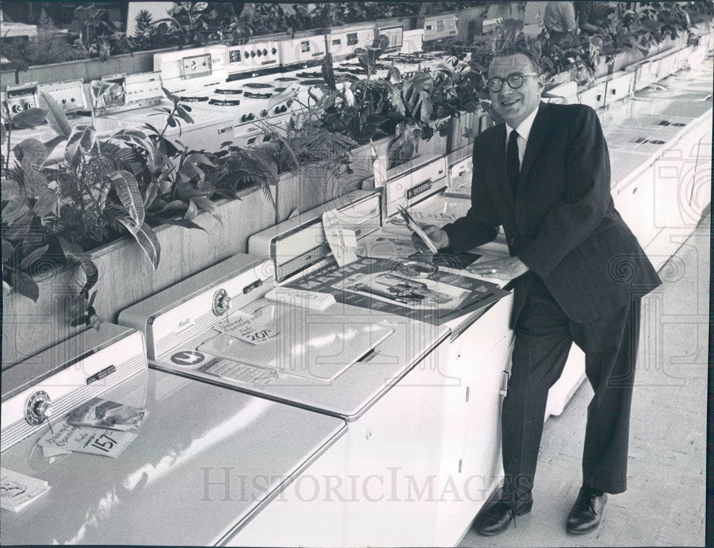 1961 Denver, CO Downing's Inc Appliance Store President Sam Bloom Press Photo - Historic Images