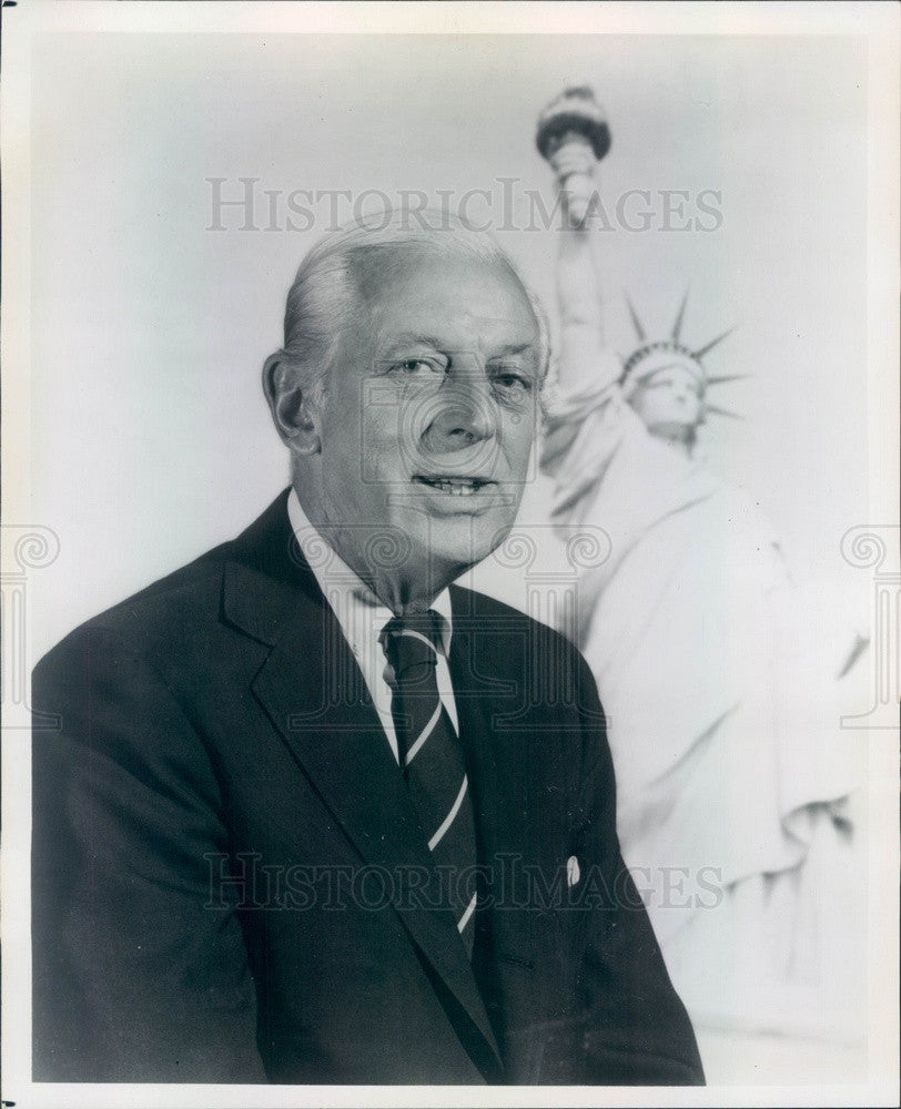 1973 British/American Broadcaster Alistair Cooke Press Photo - Historic Images