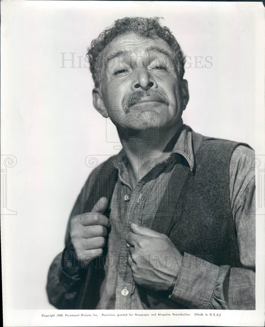 1945 American Hollywood Actor J Carrol Naish in A Medal for Benny Press Photo - Historic Images