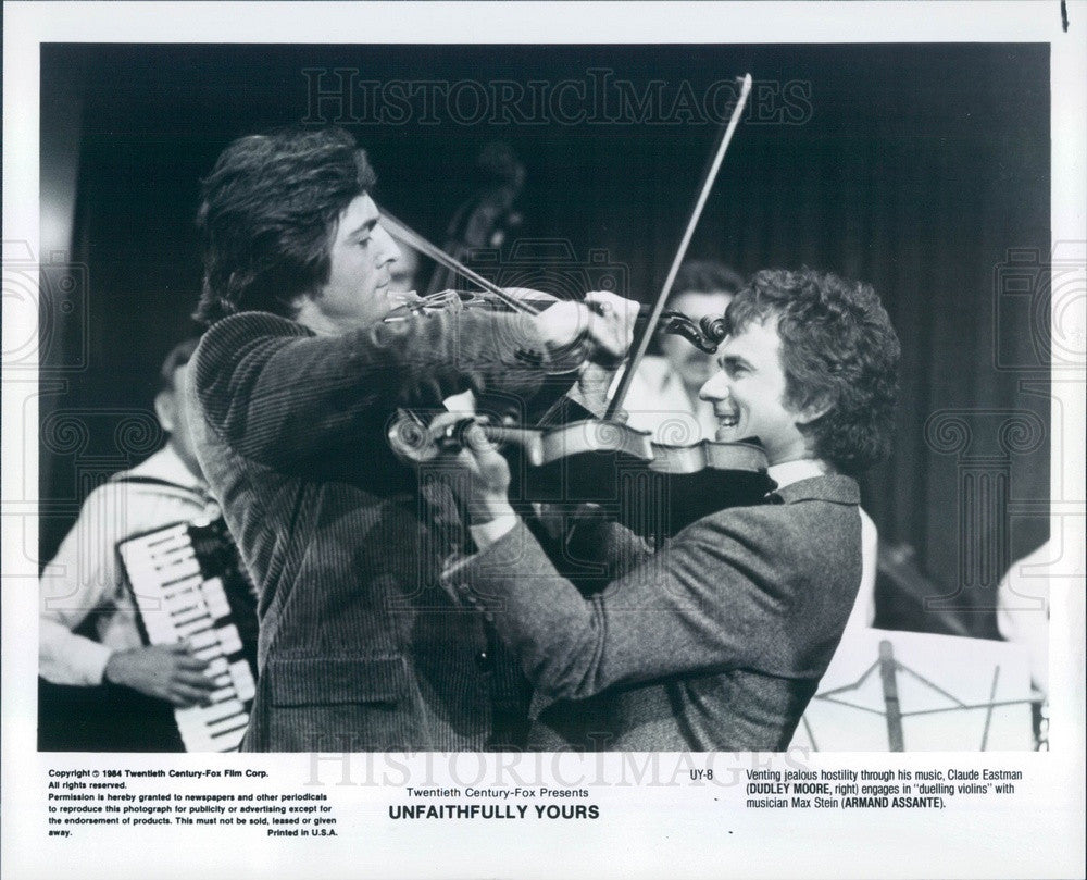 1984 Actors Dudley Moore &amp; Armand Assante in Unfaithfully Yours Press Photo - Historic Images