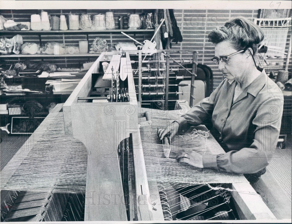 1967 Littleton, Colorado Weaver Peg Mayo Press Photo - Historic Images