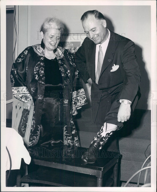 1958 First Lady of Radio Mary Margaret McBride & Don Thornton Press Photo - Historic Images