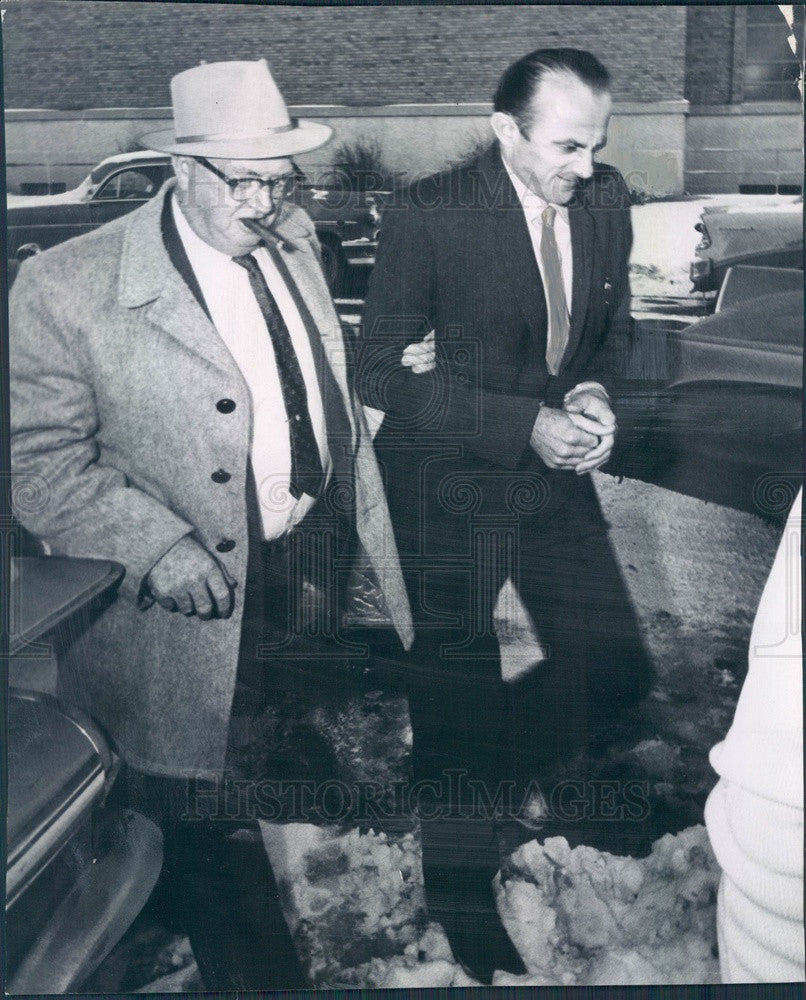 1960 Denver, CO Convicted Murderer Albert Kostal &amp; Capt Chuck Morris Press Photo - Historic Images