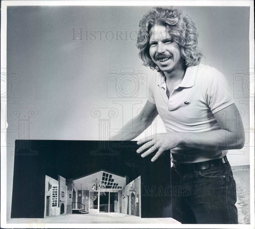 1977 Denver, Colorado Elitch Theatre Set Designer Phillip Gilliam Press Photo - Historic Images