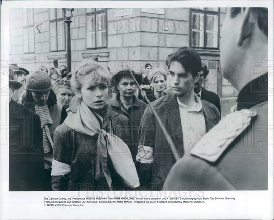 1985 Actors Kyra Sedgwick & Sebastian Keneas in War & Love Press Photo - Historic Images