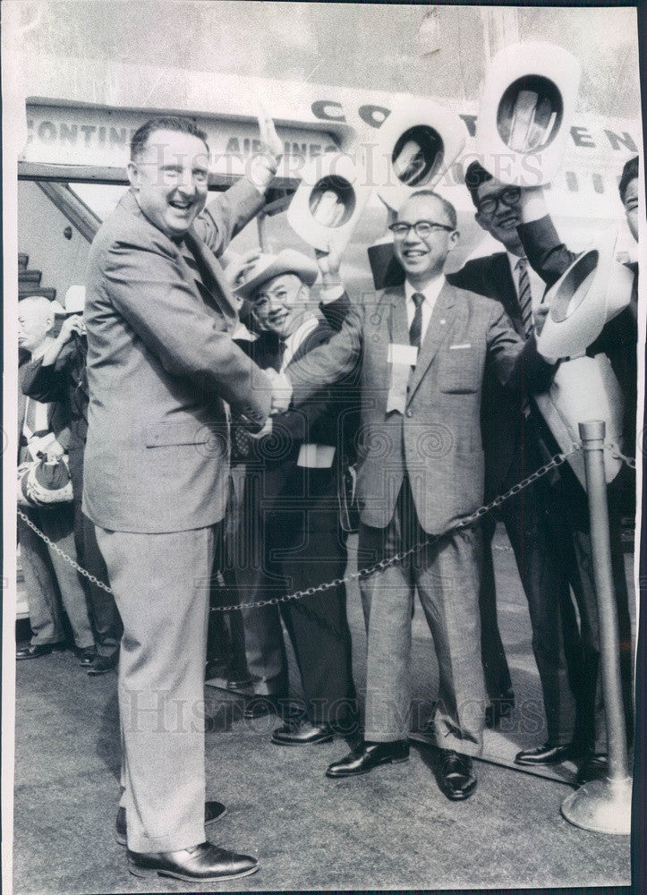 1964 Takayama, Japan Mayor Shinichiro Iwamoto &amp; Denver, CO Mayor Press Photo - Historic Images