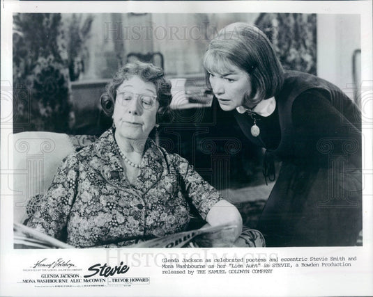1981 Actors Glenda Jackson & Mona Washbourne in Stevie Press Photo - Historic Images