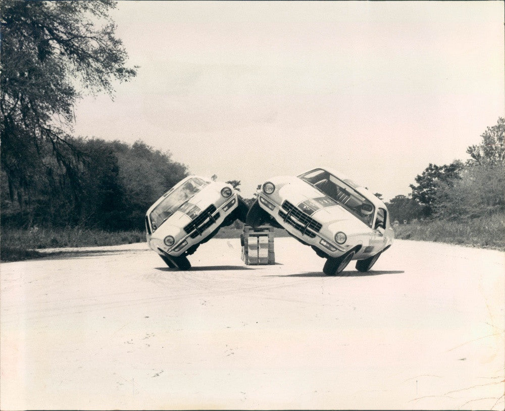 1973 Stunt Driver Tim Chitwood Driving on Two Wheels Press Photo - Historic Images