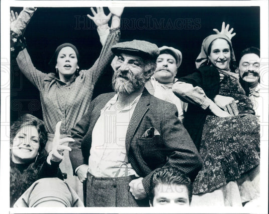 1997 Actor Elias Zarou in Zorba Press Photo - Historic Images