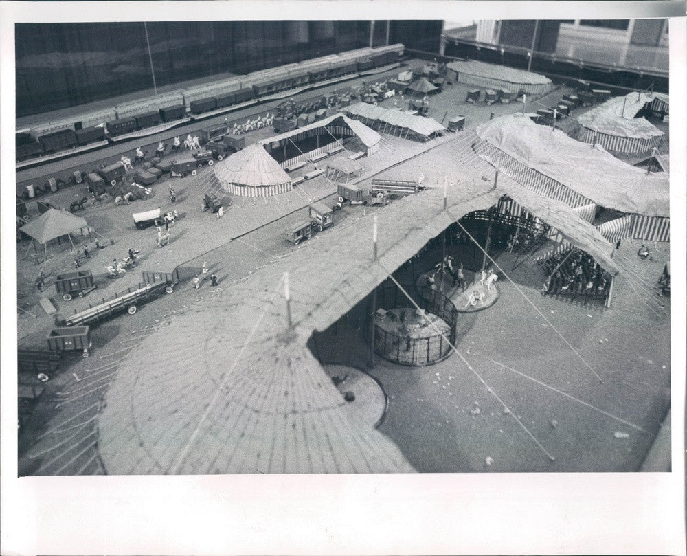 1968 St Petersburg, FL Miniature Wood-Carved Circus by Bill Myers Press Photo - Historic Images