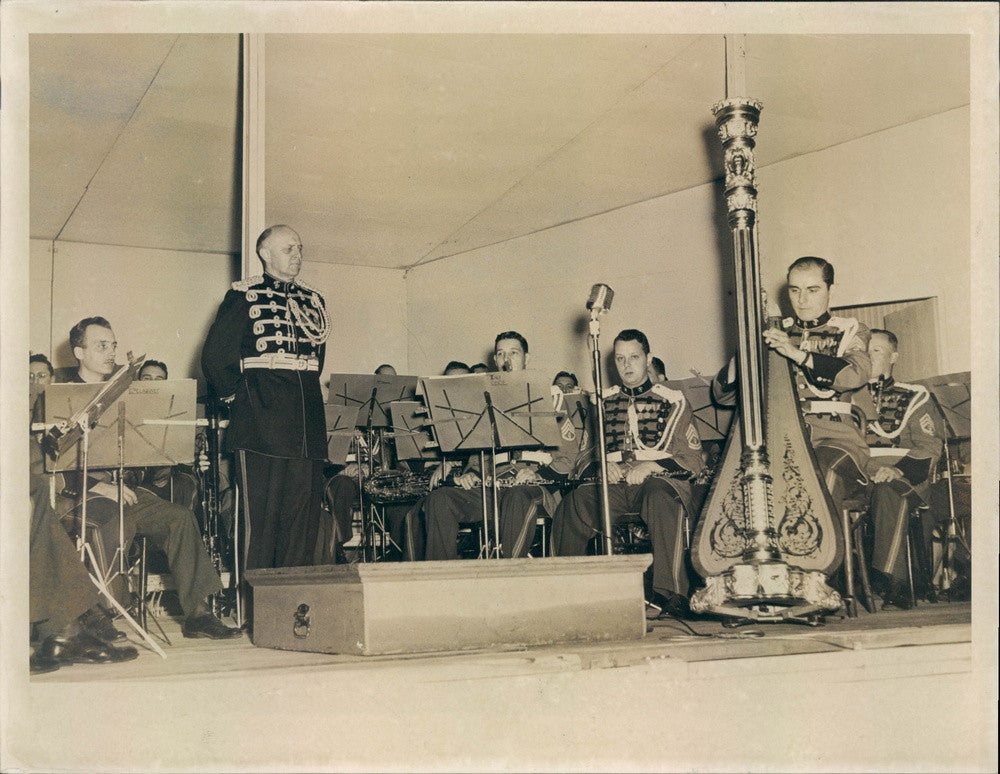 1950 US Marine Corps Band, Harp Soloist Claude Pedicord Press Photo - Historic Images