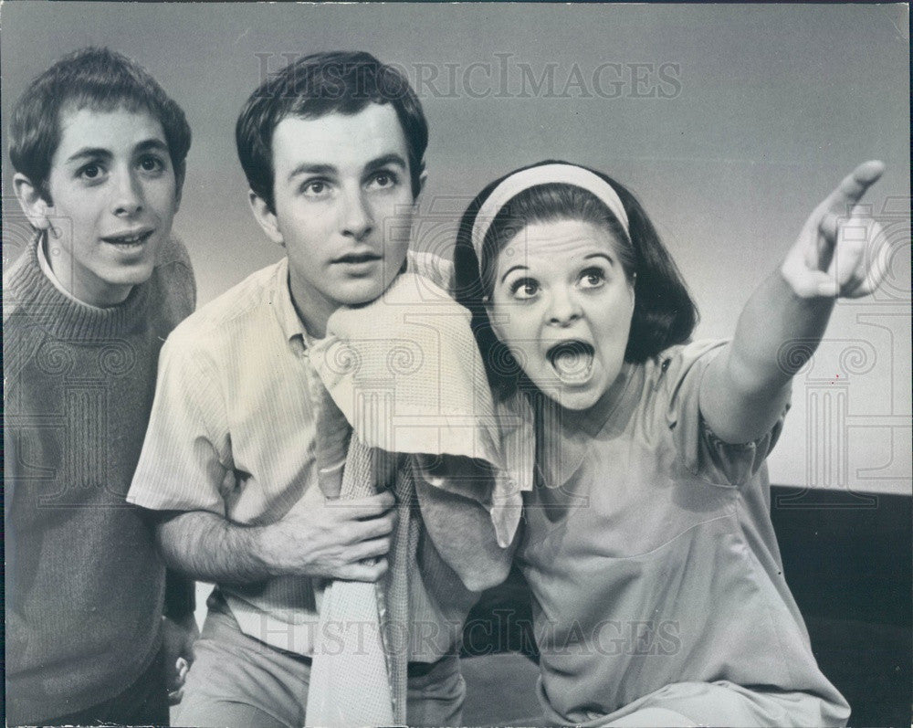 1970 Actors Ann Gibbs, Gene Kidwell, Alfred Mazza in Musical Press Photo - Historic Images