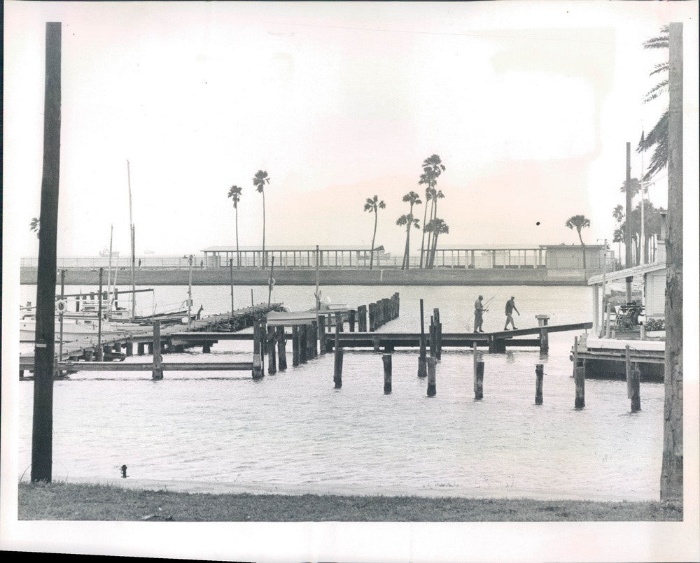 1965 St. Petersburg, Florida Sunshine City Boat Club Pier Press Photo - Historic Images