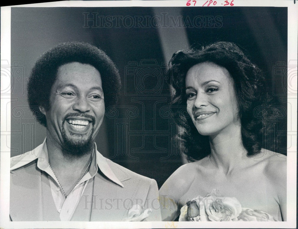 1982 American Musicians Billy Davis Jr & Marilyn McCoo Press Photo - Historic Images