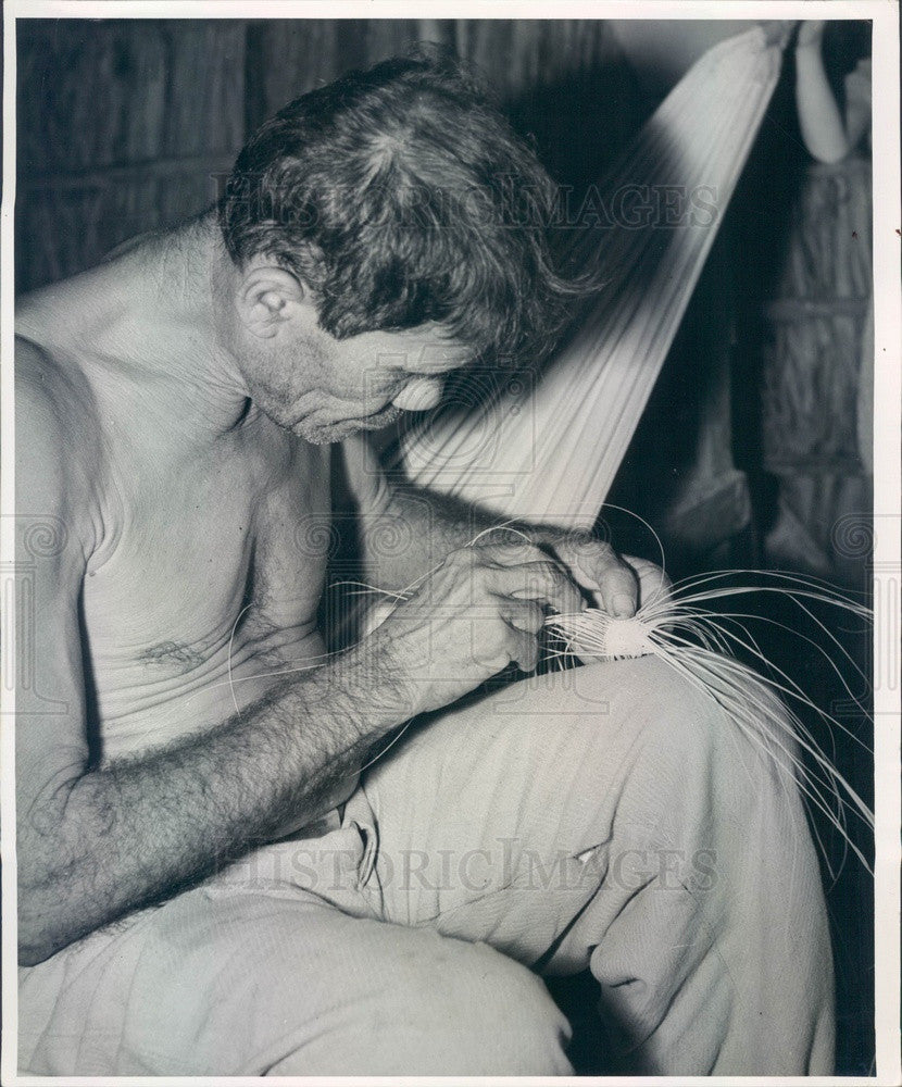 Undated Puerto Rico Hat Maker Weaving Pava From Shredded Palm Fronds Press Photo - Historic Images