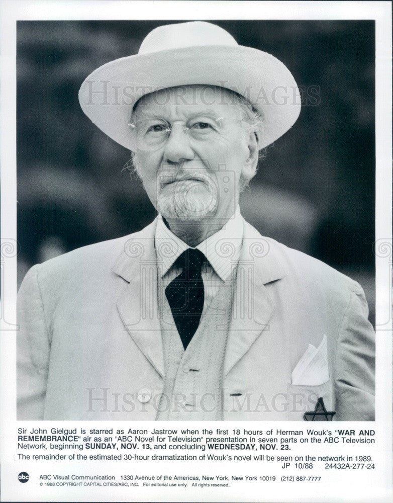 1988 Oscar/Emmy/Grammy/Tony Winning British Actor Sir John Gielgud Press Photo - Historic Images