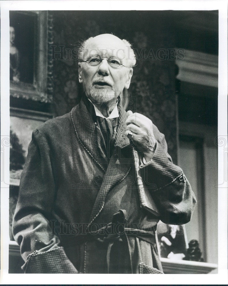 1988 Oscar/Emmy/Grammy/Tony Winning British Actor Sir John Gielgud Press Photo - Historic Images