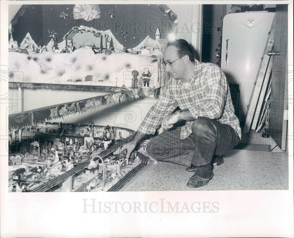 1964 St Petersburg, FL John Garafolo & Model Train, Holiday Layout Press Photo - Historic Images