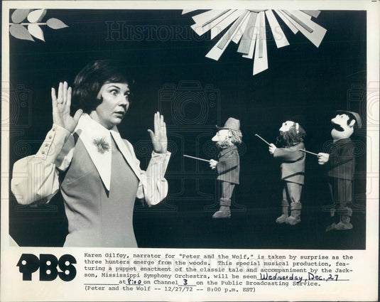 1972 Actor Karen Gilfoy Narrating Puppet Version of Peter & the Wolf Press Photo - Historic Images