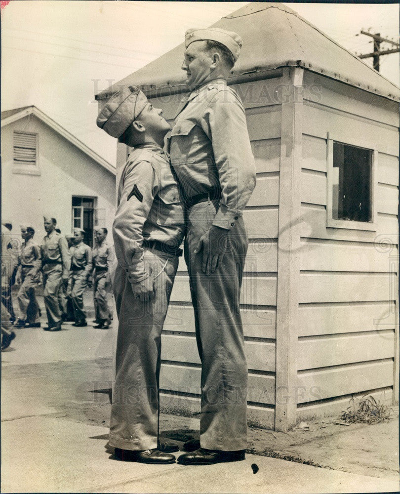 1942 US Army Cadet Sgt Samuel Eggers & Cmdr Lawrence Graves Press Photo - Historic Images