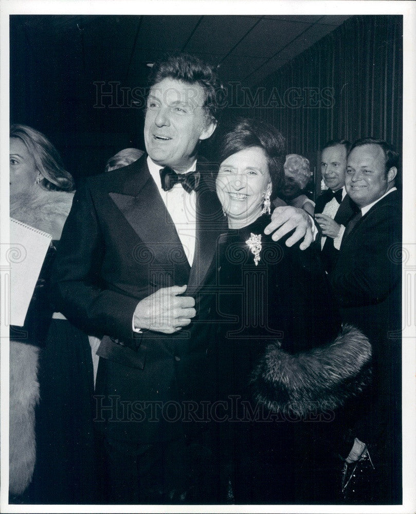 1973 Actor Robert Stack &amp; Mae Edwards, Pinellas County, FL Press Photo - Historic Images