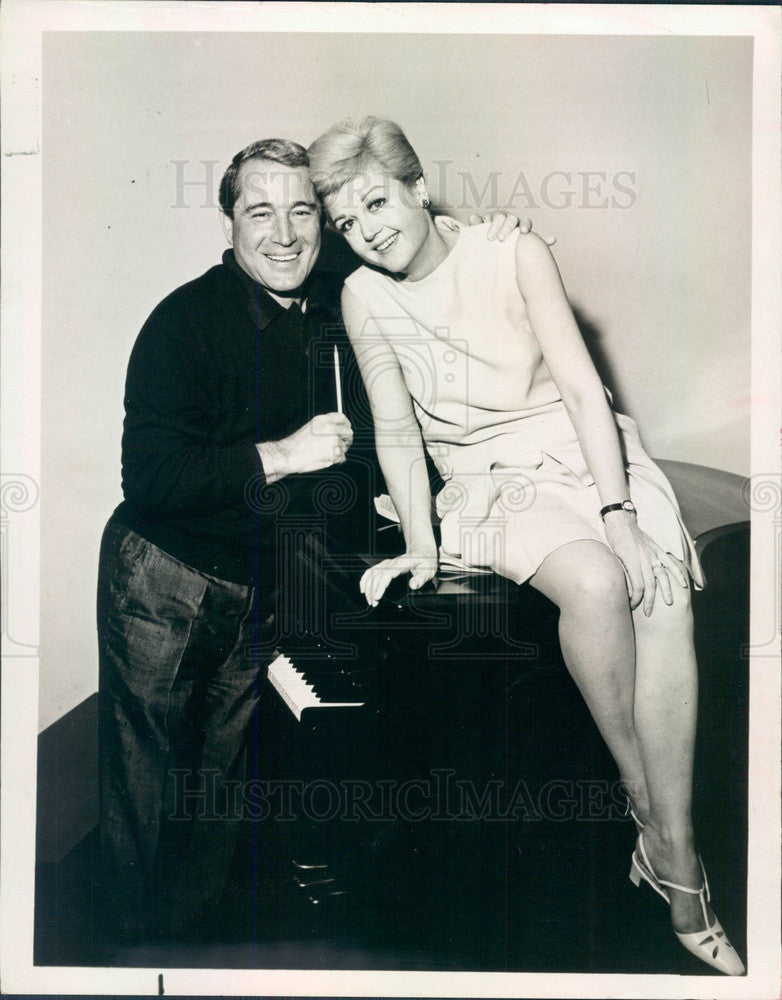 1966 Emmy Winning Entertainer Perry Como & Angela Lansbury Press Photo - Historic Images