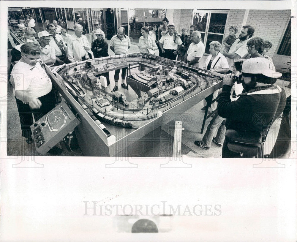 1981 St Petersburg, Florida Model Railroad Enthusiast Ken Balsley Press Photo - Historic Images