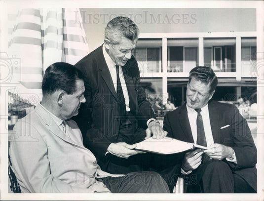 1962 Florida Gov LeRoy Collins & FL Broadcasters James Howe Press Photo - Historic Images