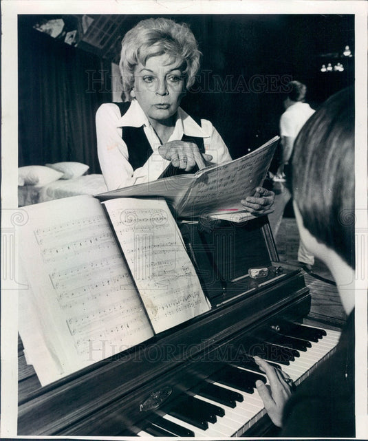 1977 Actress & Singer Dorothy Collins Press Photo - Historic Images