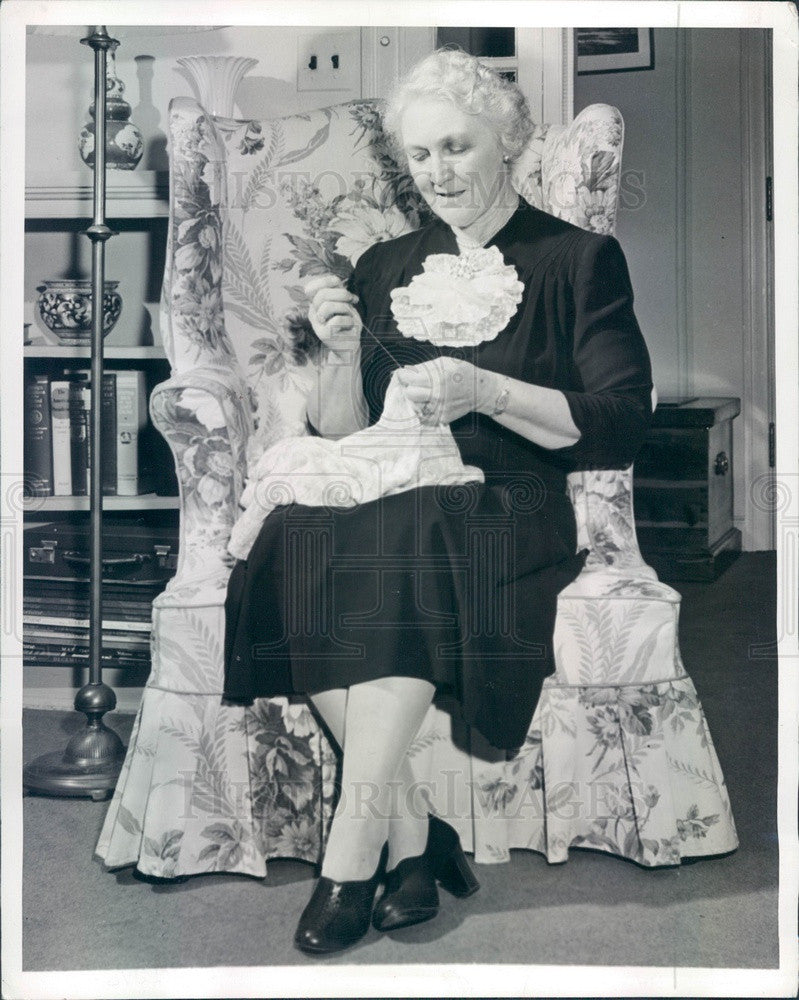 1942 Mrs. James Byrnes, Wife of US Economic Stabilization Director Press Photo - Historic Images