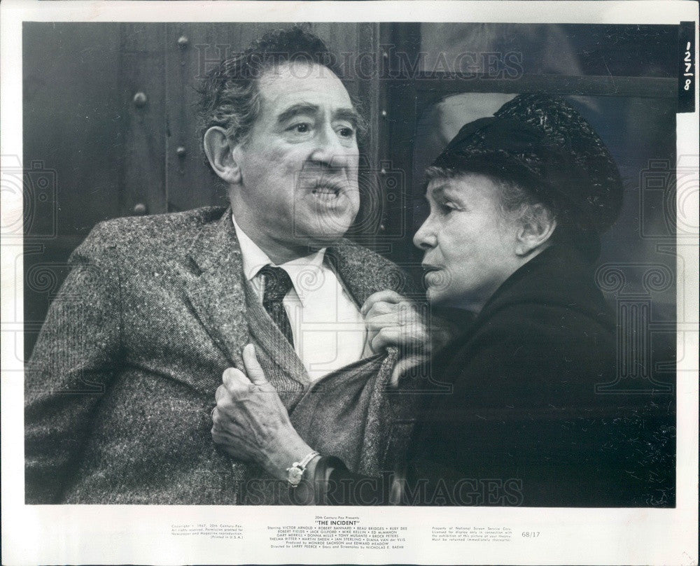 1968 Hollywood Actors Jack Gilford &amp; Thelma Ritter in The Incident Press Photo - Historic Images