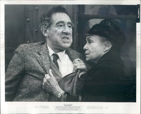 1968 Hollywood Actors Jack Gilford & Thelma Ritter in The Incident Press Photo - Historic Images