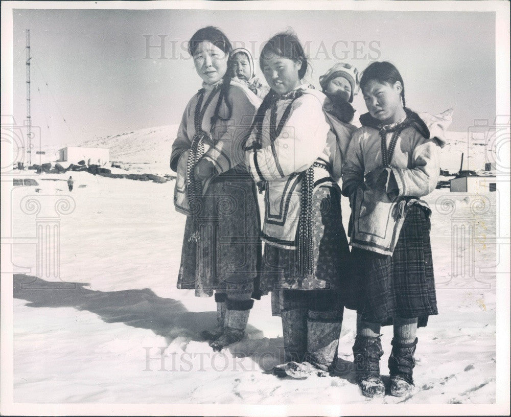 1953 Alaskan Eskimos Press Photo - Historic Images
