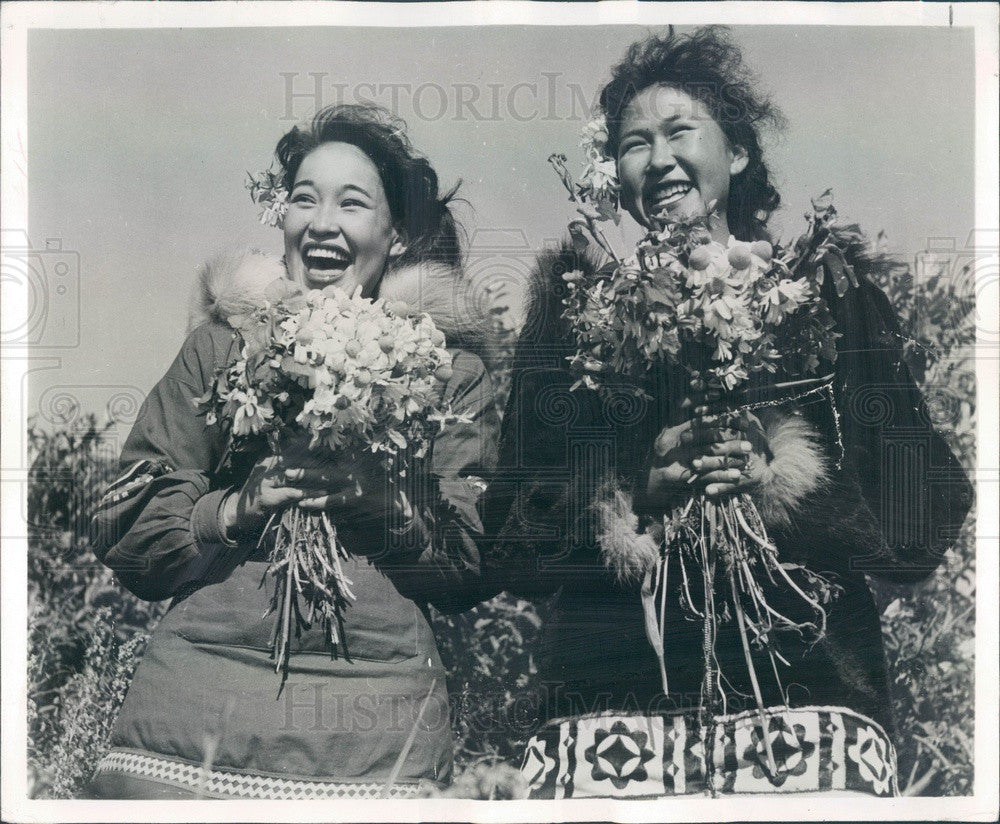 1955 Alaskan Eskimos Mamie Wilson & Ione Taylor Press Photo - Historic Images