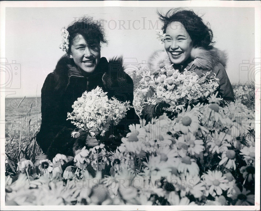 1959 Alaskan Eskimos Mamie Wilson & Ione Taylor Press Photo - Historic Images