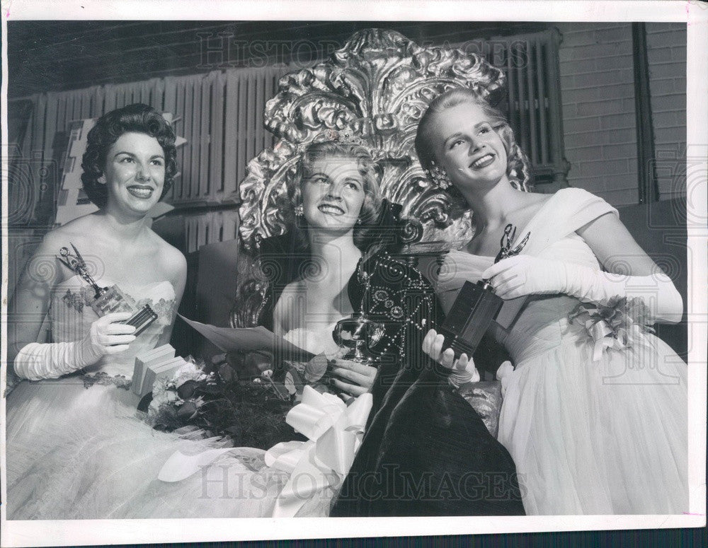 1957 Colorado Queen Mary Clapham, Georgia MacMillan, Joann Hotchkiss Press Photo - Historic Images