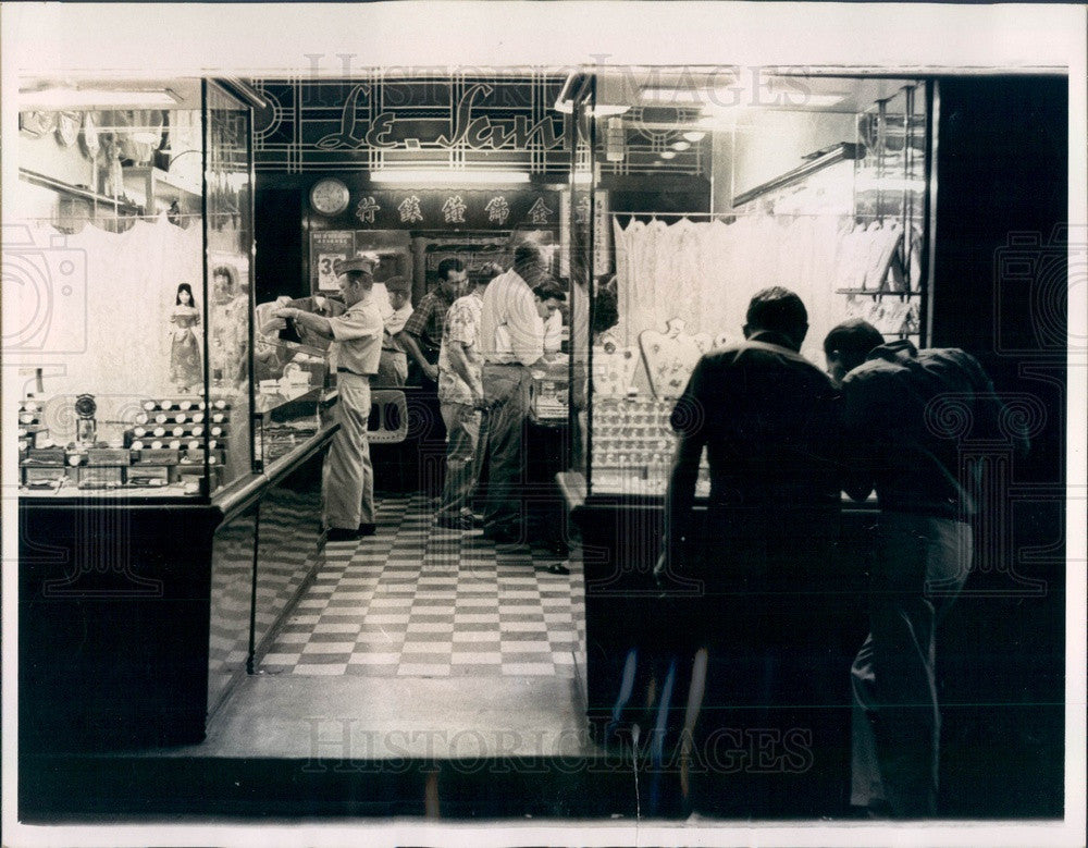 1966 Saigon, South Vietnam Store Serving US Servicemen Press Photo - Historic Images