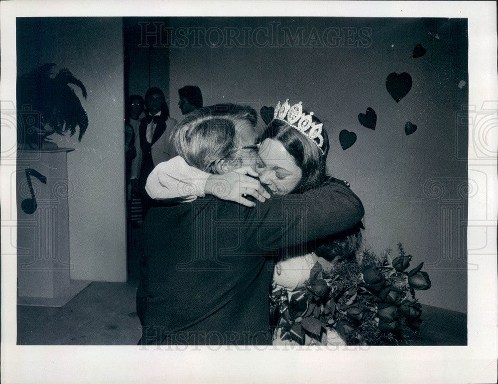 1975 Miss Pasco County, Florida Janice Notaro & Her Father Frank Press Photo - Historic Images