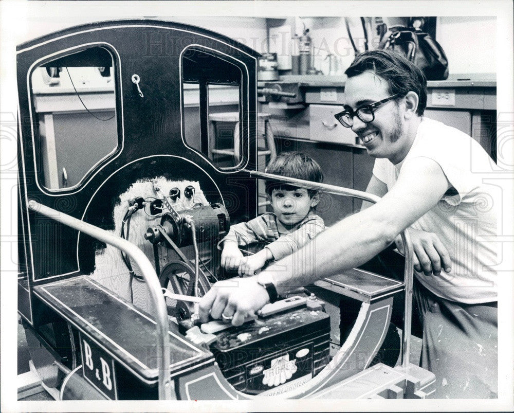 1975 Bradenton, FL Scott Benjamin&#39;s Miniature Train, Scott &amp; Dad Press Photo - Historic Images