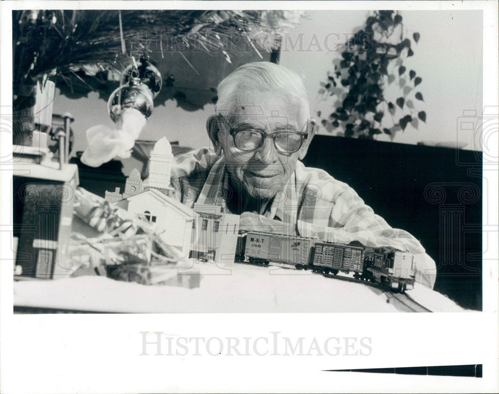 1989 Holiday, Florida Model Train Enthusiast John Murphy Press Photo - Historic Images